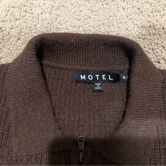 Motel Rocks cropped zip up top - Picture 3 of 3